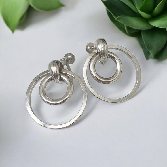 Vintage Coro Signed Circle Earrings, Screw back Dangly Earrings. - Picture 1 of 4